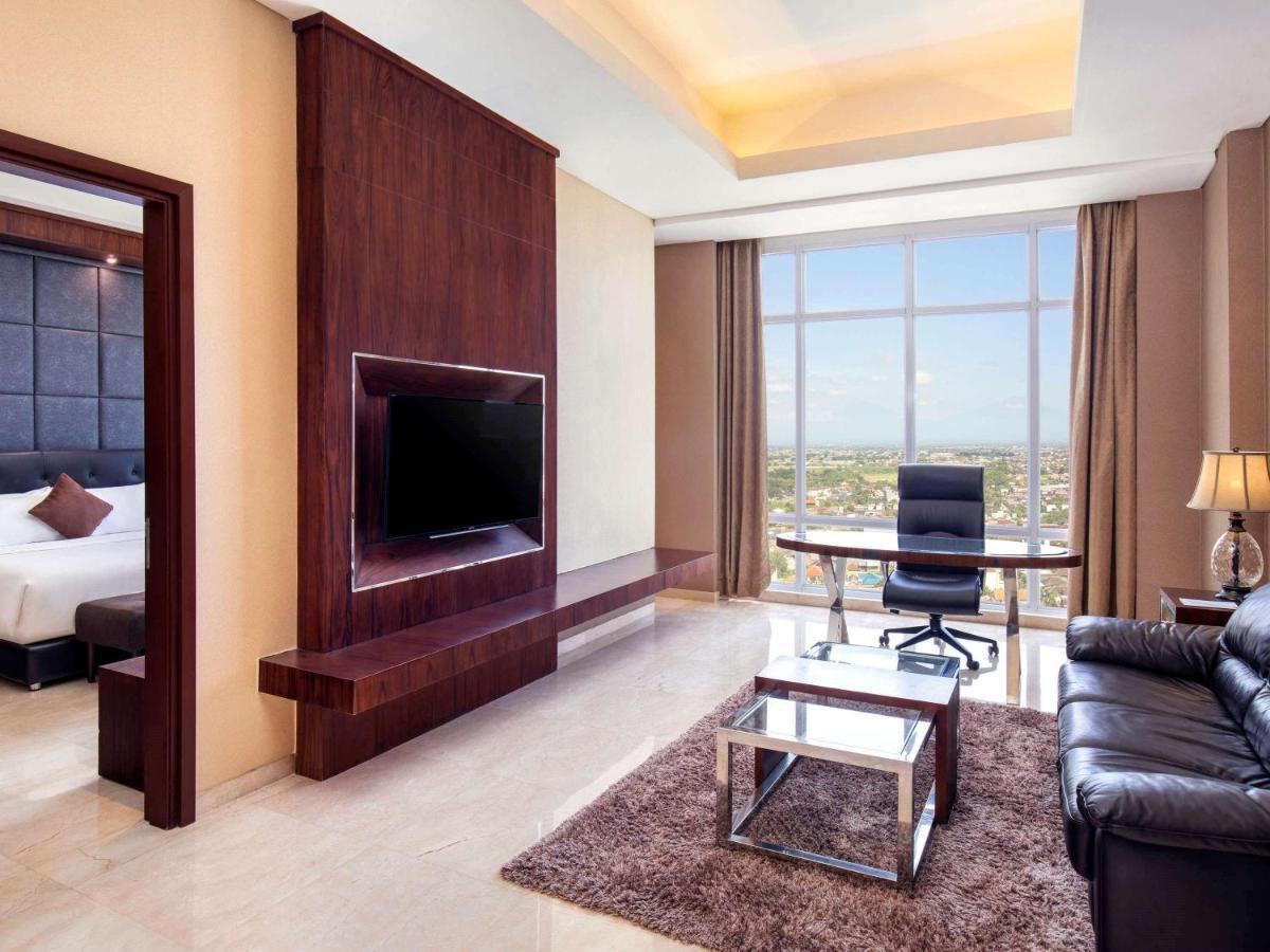 Grand Mercure Solo Baru Exterior photo