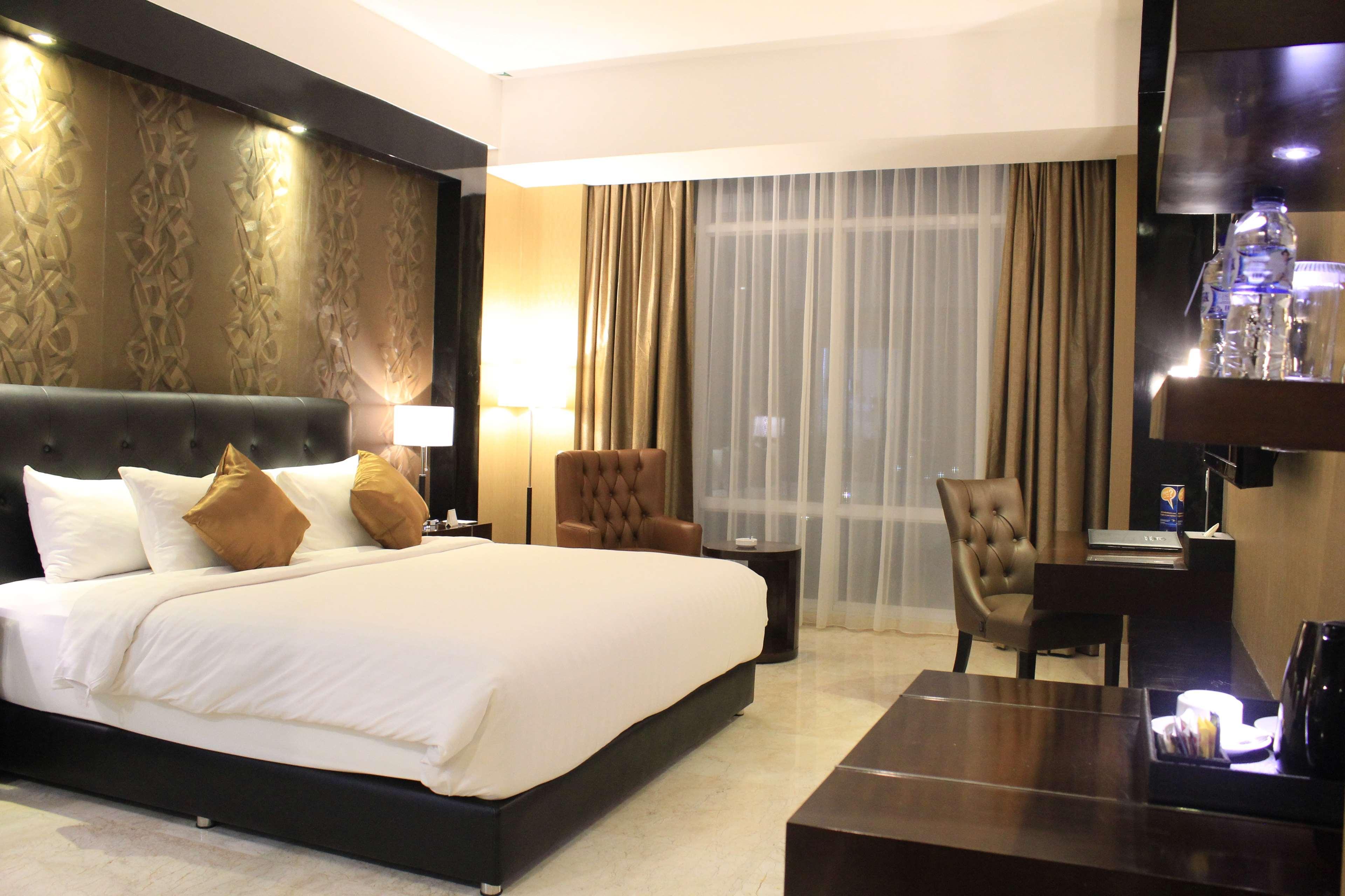Grand Mercure Solo Baru Exterior photo