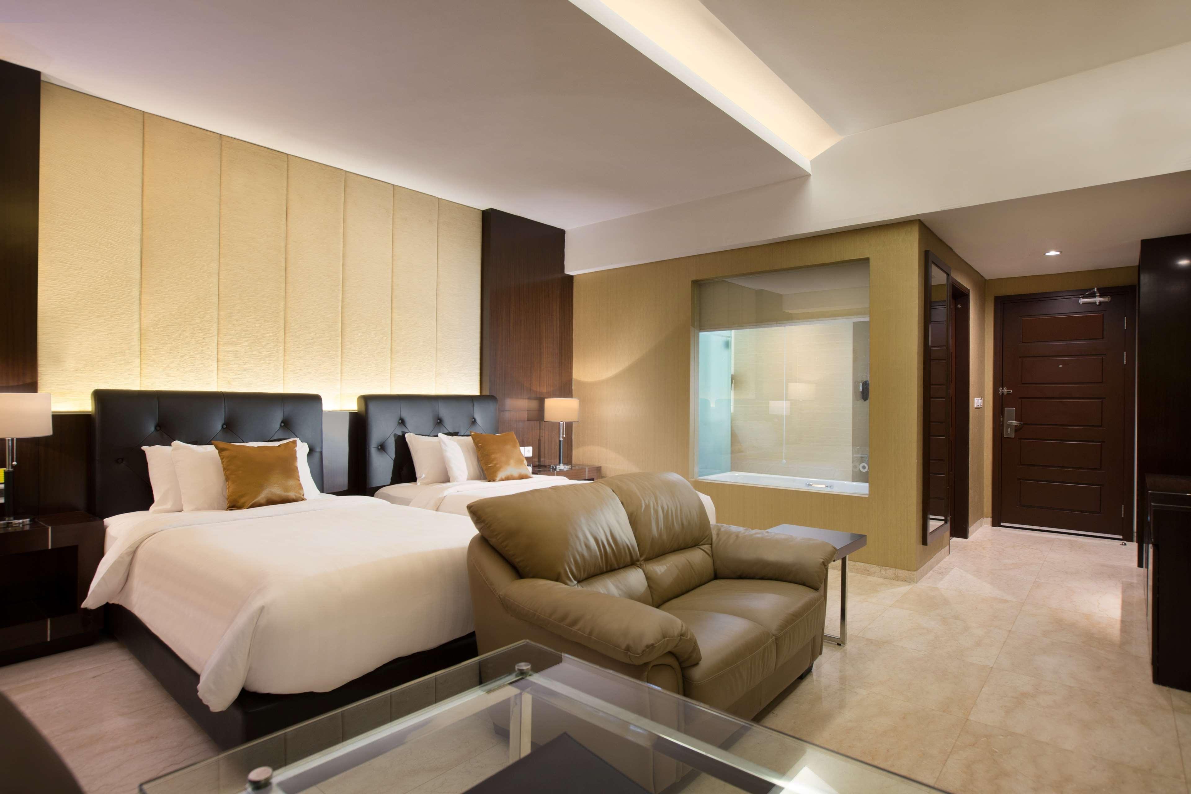 Grand Mercure Solo Baru Exterior photo