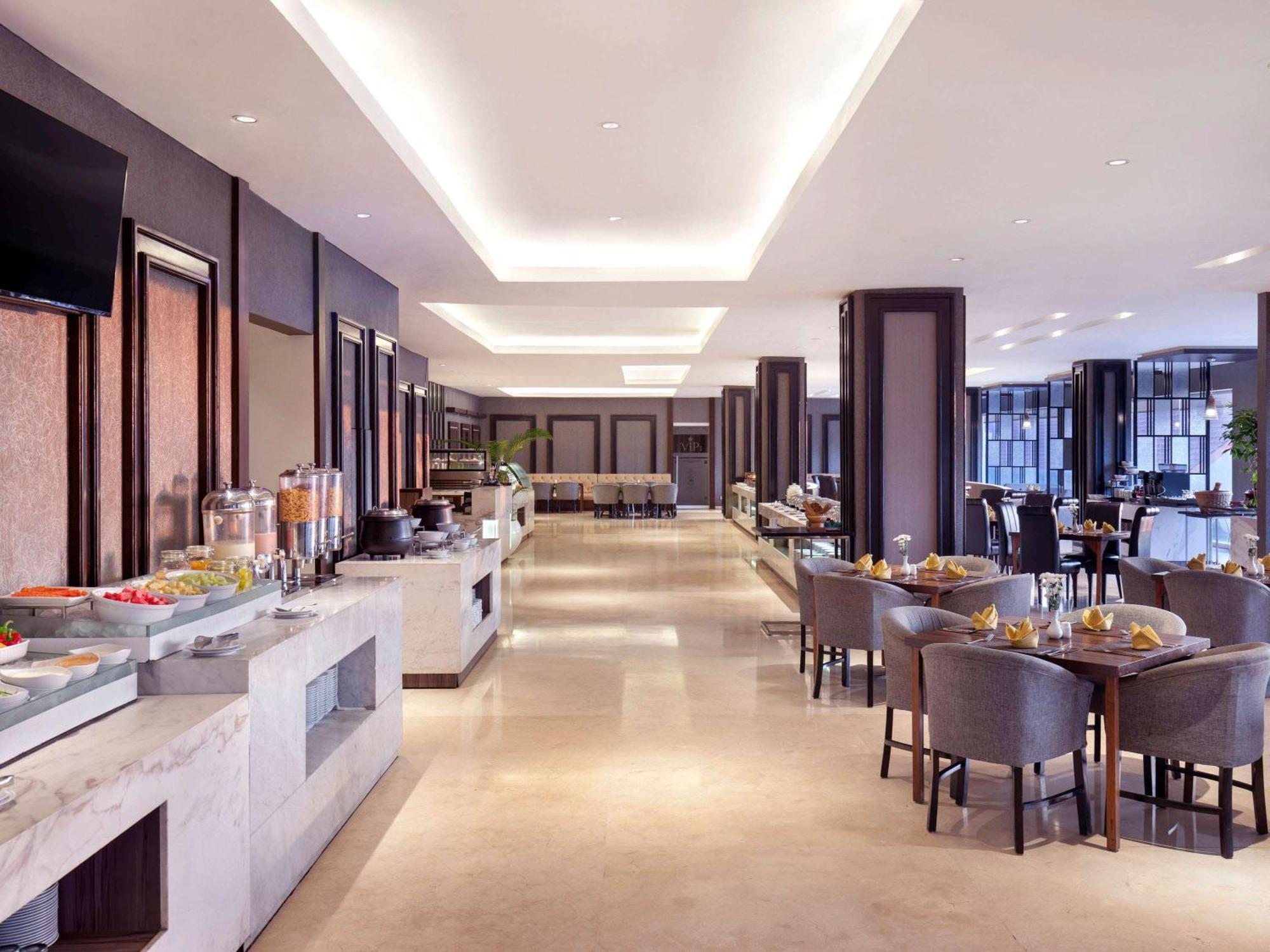 Grand Mercure Solo Baru Exterior photo