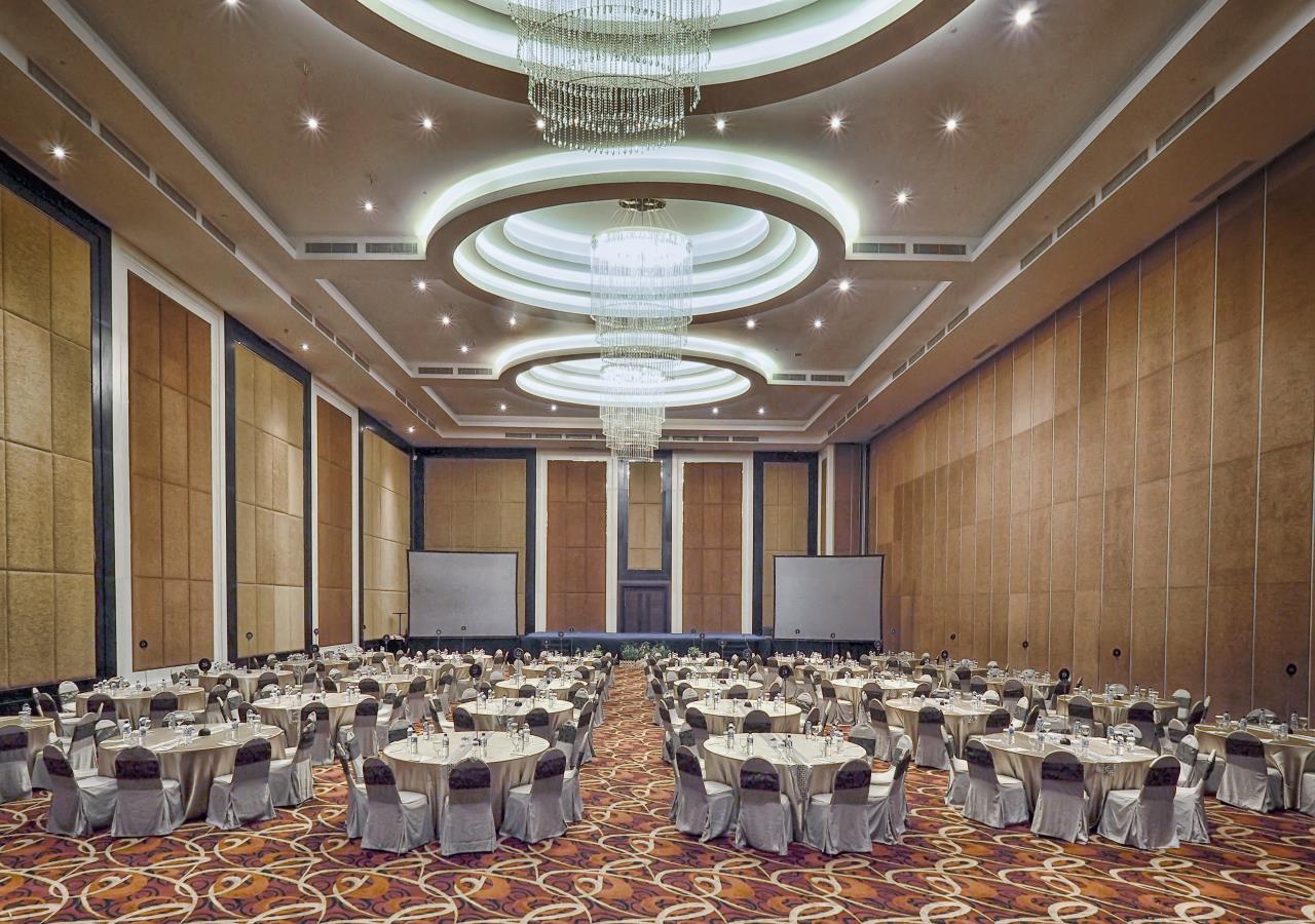 Grand Mercure Solo Baru Exterior photo