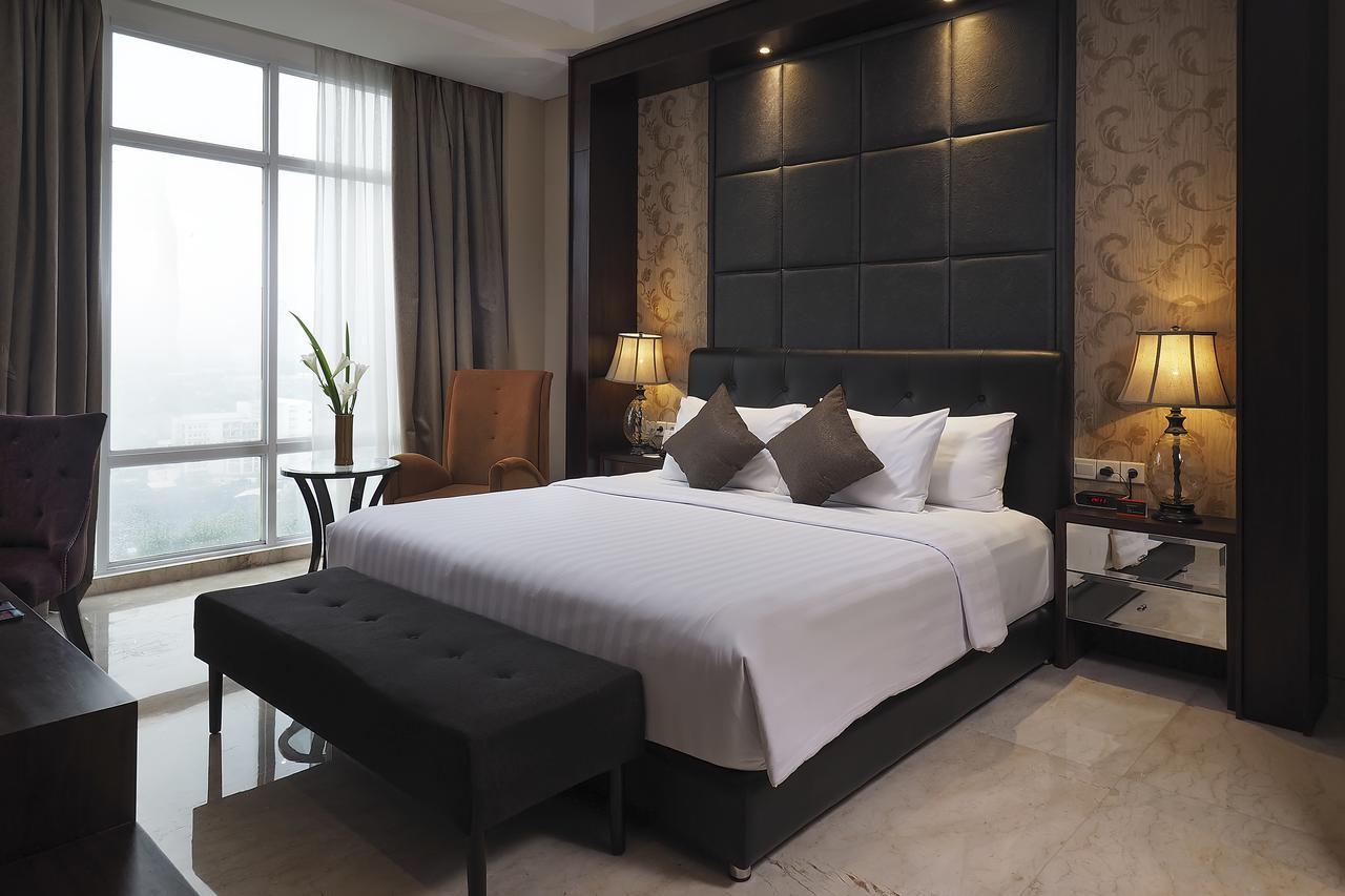Grand Mercure Solo Baru Exterior photo